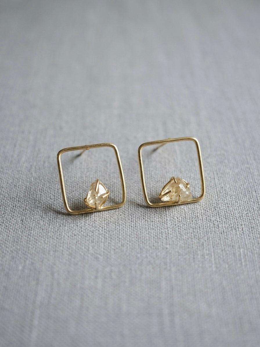 Sera – Dull Yellow Square Handmade Brass Earrings
