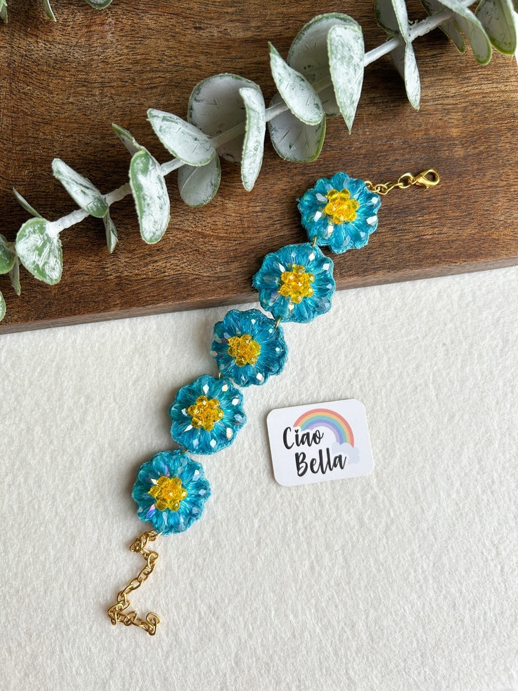 Daisy Dream Blue Handmade Beaded Bracelet