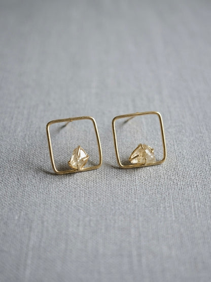 Sera – Dull Yellow Square Handmade Brass Earrings