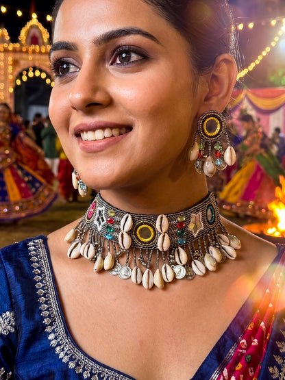Riwaaz Handmade Beaded Necklace & Earrings Set