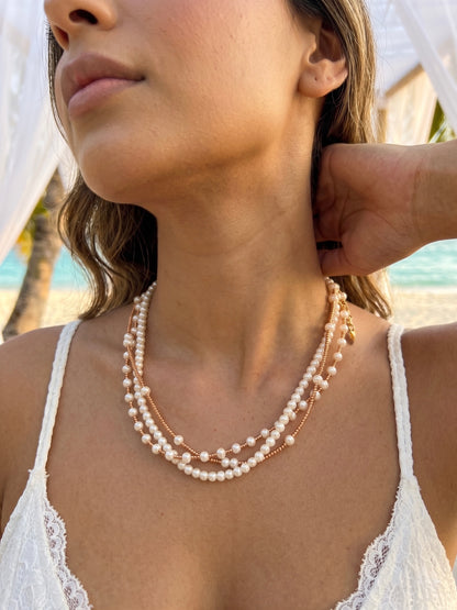 Eva Sleek Pearl Handmade Necklace