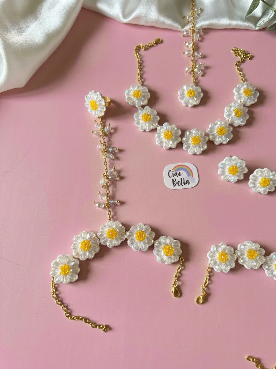Sparkling White Daisy Handmade Beaded Haldi Jewellery Set (Necklace + Earrings + Hathphools + Maangtika)