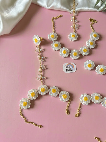 Sparkling White Daisy Handmade Beaded Haldi Jewellery Set (Necklace + Earrings + Hathphools + Maangtika)