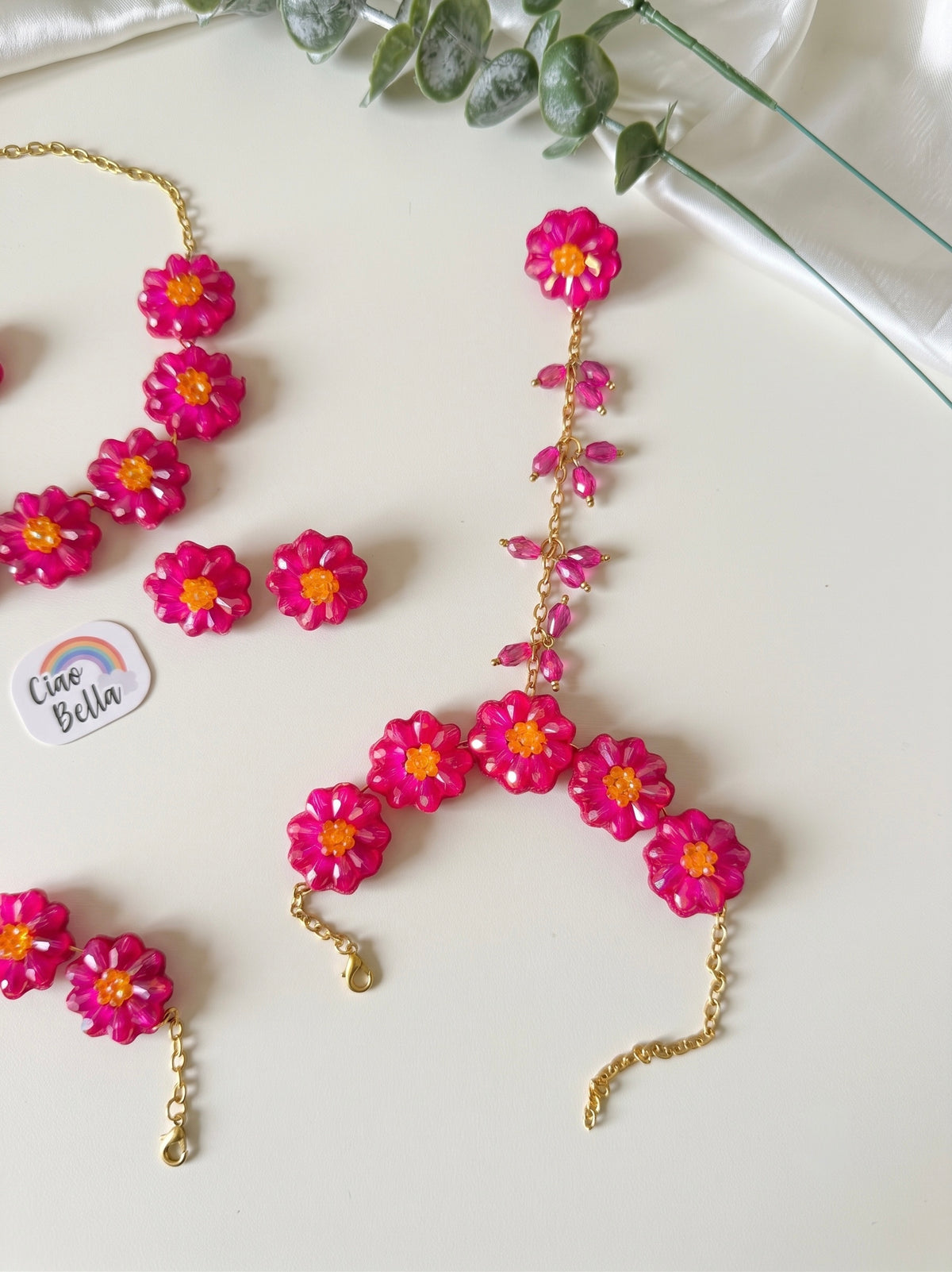 Sparkling Hot Pink Daisy Flower Handmade Beaded Haldi Jewellery Set (Necklace + Earrings + Hathphools + Maangtika)