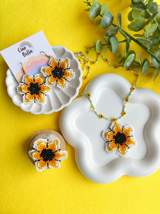 Sun-Kissed Flower Necklace Set