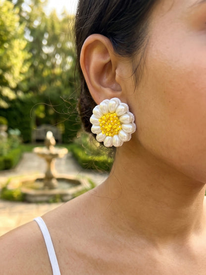 Daisy Love Stud Handmade Beaded Flower Earrings