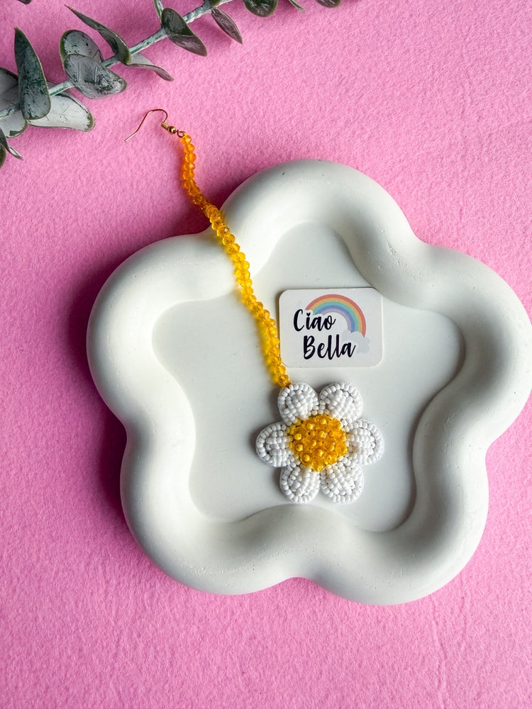 White Daisy Handmade Beaded Maangtika