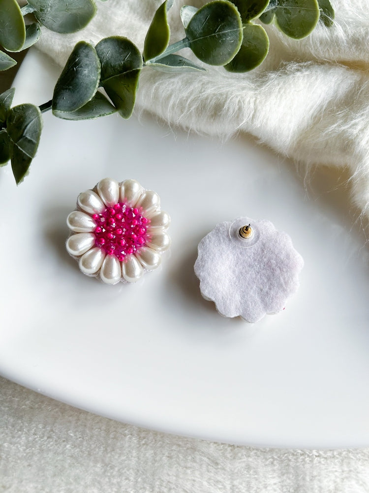 Love Pink Daisy Stud Handmade Beaded Flower Earrings