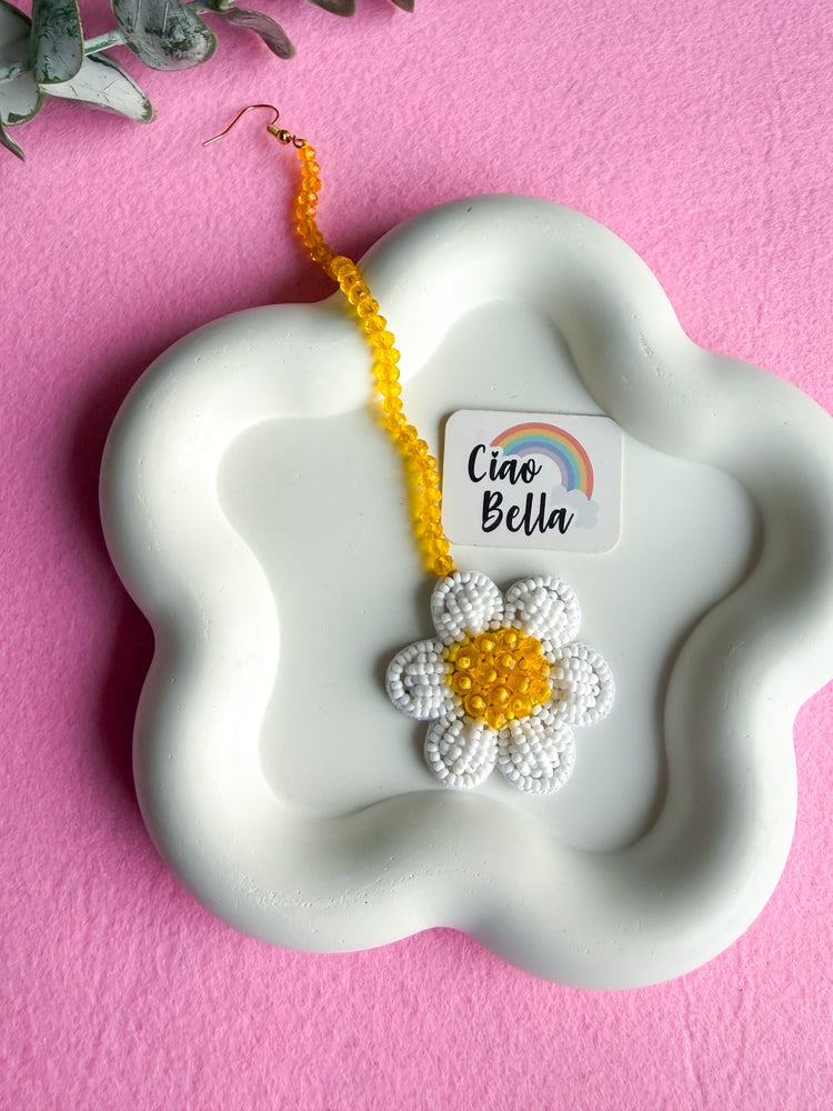 White Daisy Handmade Beaded Maangtika