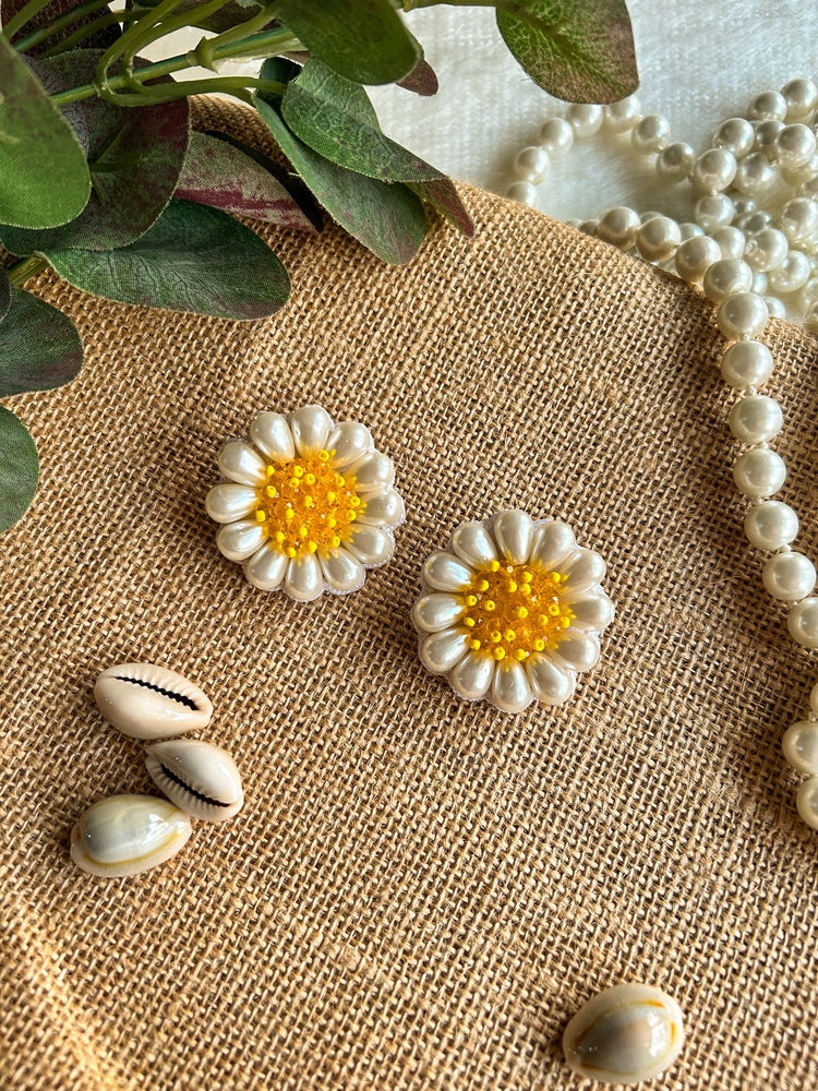 Daisy Stud Handmade Beaded Flower Earrings