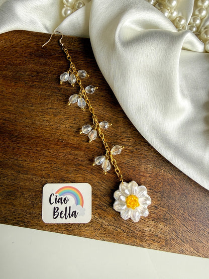 Sparkling White Daisy Handmade Beaded Maangtika
