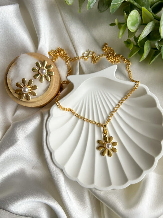 Daisy Delight Brass Necklace Set