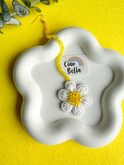 White Daisy (Light Yellow) Handmade Beaded Maangtika