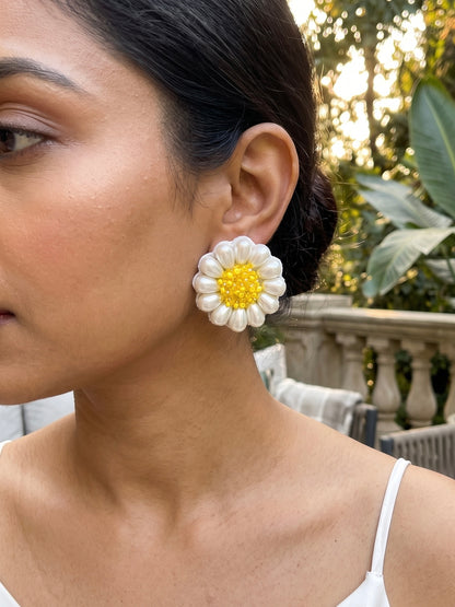 Daisy Love Stud Handmade Beaded Flower Earrings