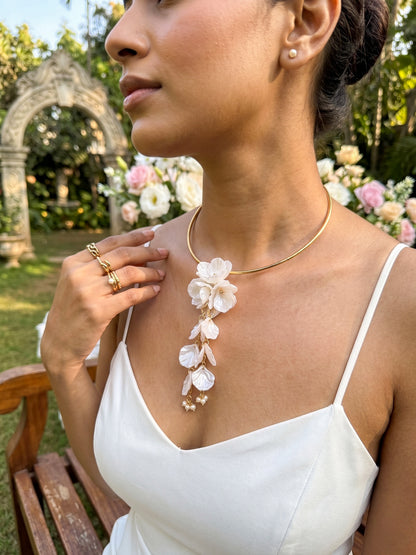 Aurelia Flower Pearl White Handmade Necklace