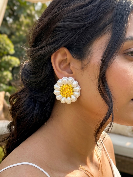 Daisy Love Stud Handmade Beaded Flower Earrings