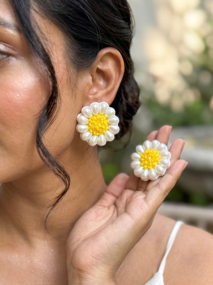 Daisy Love Stud Handmade Beaded Flower Earrings