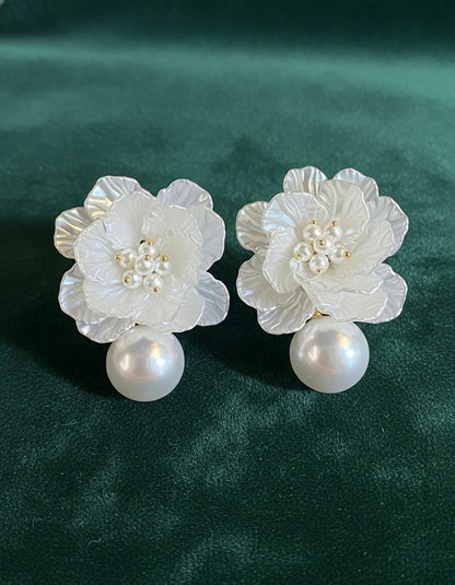 Sweet Pearl Flower Beaded Pearl Drop Earrings