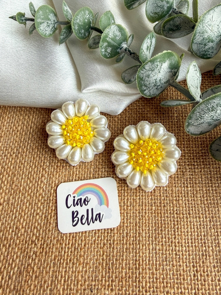 Daisy Love Stud Handmade Beaded Flower Earrings