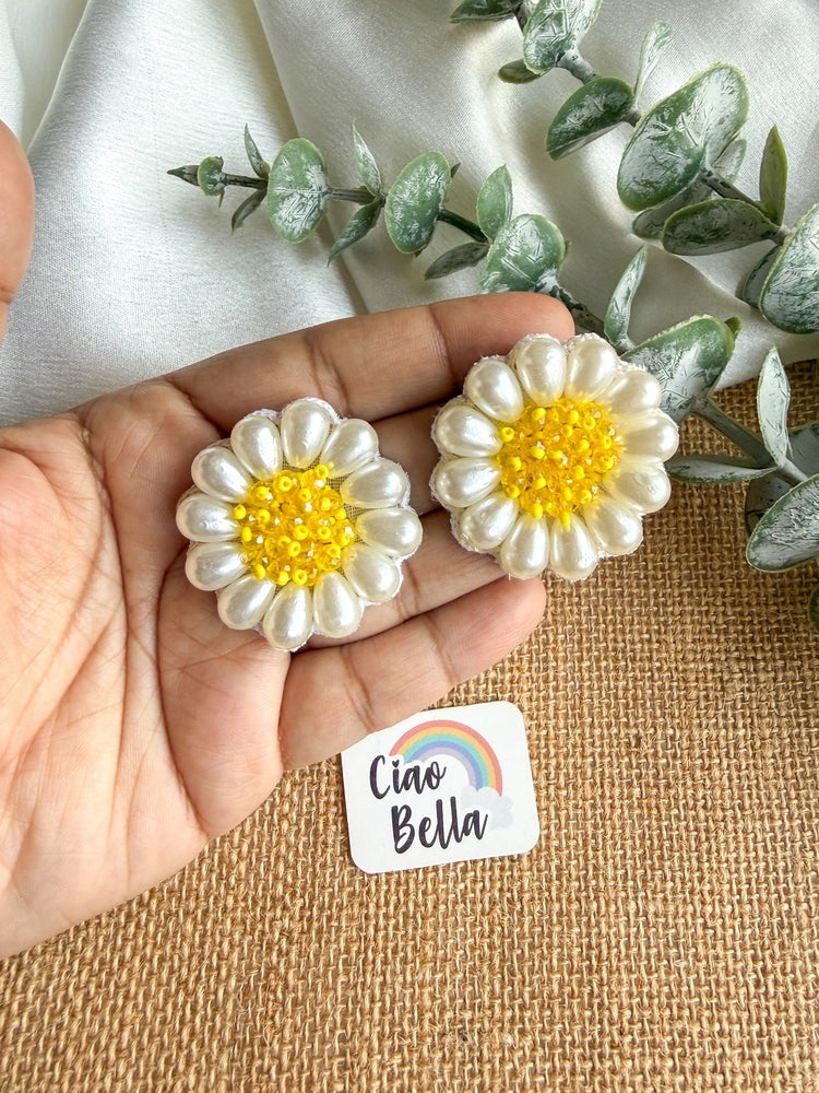 Daisy Love Stud Handmade Beaded Flower Earrings