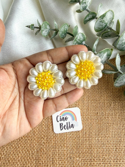 Daisy Love Stud Handmade Beaded Flower Earrings
