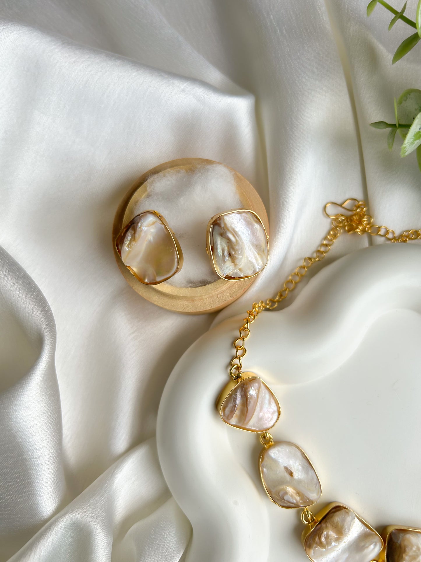 Pearl Elegance Brass Necklace Set